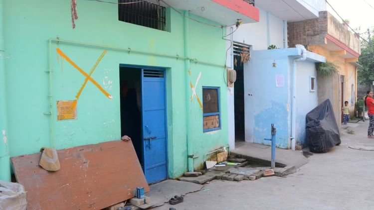 up:-बरेली-में-40-मकानों-पर-लगे-निशान…-चल-सकता-है-बुलडोजर;-लोग-बोले-वर्षों-से-यहां-रह-रहे,-अब-कहां-जाएं