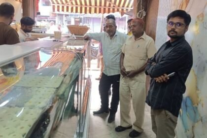 diwali-2025:-मिलावट-का-खेल-हुआ-तेज,-काजू-की-बर्फी-में-मूंगफली,-चांदी-के-वरक-में-एल्युमिनियम-की-मिलावट