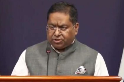 ‘pm-मोदी-और-ट्रंप-के-बीच-कोई-बातचीत-नहीं-हुई’,-रूसी-तेल-को-लेकर-अमेरिका-के-दावों-पर-भारत-का-जवाब