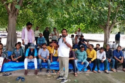 up:-69000-शिक्षक-भर्ती-अभ्यर्थी-नहीं-मनाएंगे-दिवाली,-सरकार-पर-सुप्रीमकोर्ट-में-लचर-पैरवी-का-लगाया-आरोप