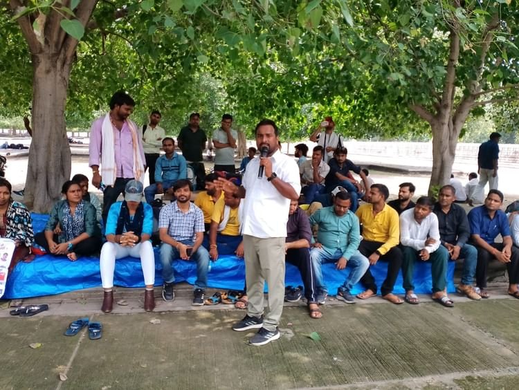 up:-69000-शिक्षक-भर्ती-अभ्यर्थी-नहीं-मनाएंगे-दिवाली,-सरकार-पर-सुप्रीमकोर्ट-में-लचर-पैरवी-का-लगाया-आरोप