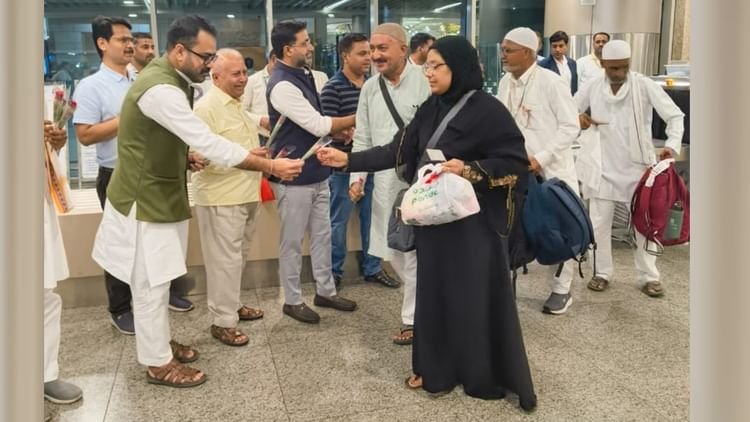 up-news:-पति-या-रिश्तेदार-के-साथ-हज-आवेदन-से-महरूम-महिलाओं-को-मिला-मौका,-31-अक्तूबर-तक-कर-सकती-हैं-आवेदन