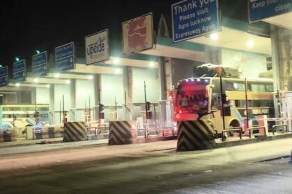 up:-टोल-फ्री-हुआ-लखनऊ-आगरा-एक्सप्रेस-वे…निकल-गए-हजारों-वाहन,-जानिए-क्या-रही-वजह