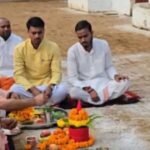 govardhan-puja:-सीएम-योगी-ने-की-गोरखनाथ-मंदिर-में-गोवर्धन-पूजा,-गायों-को-खिलाया-गुड़-चना;-कही-ये-बात