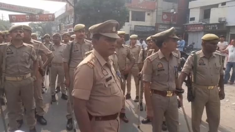 meerut:-सेंट्रल-मार्केट-के-ध्वस्तीकरण-की-कार्रवाई-शुरू,-चार-थानों-की-पुलिस-और-एक-कंपनी-पीएसी-तैनात