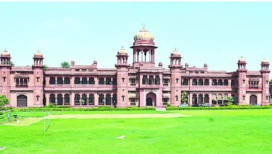 agra:-जोंस-कॉलेज-में-प्रवेश-के-लिए-शानदार-मौका,-बीबीए-और-बीसीए-सहित…इन-कोर्स-के-लिए-सीटें-हैं-खाली