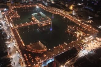 एक-दीप-स्वच्छता-के-नाम:-51-हजार-दीपों-और-लेजर-शो-से-रोशन-हुआ-अचल-सरोवर,-अगले-सला-जलेंगे-एक-लाख-दीप