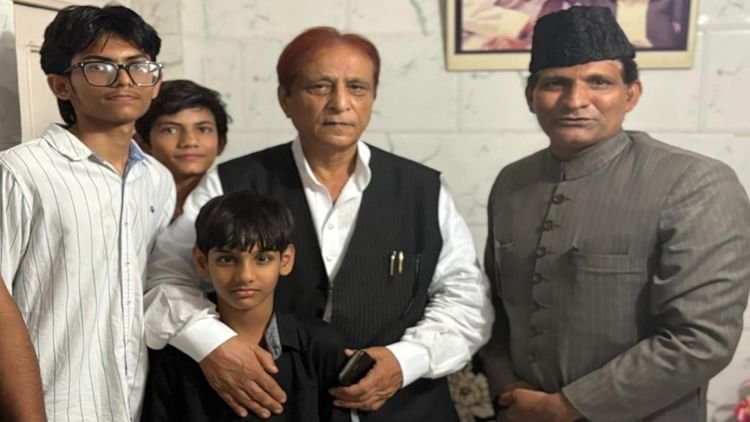 aligarh:-एएमयू-में-दाखिला-से-वंचित-विद्यार्थियों-को-जौहर-यूनिवर्सिटी-में-मिलेगा-मौका,-आजम-खान-ने-किया-यह-तय
