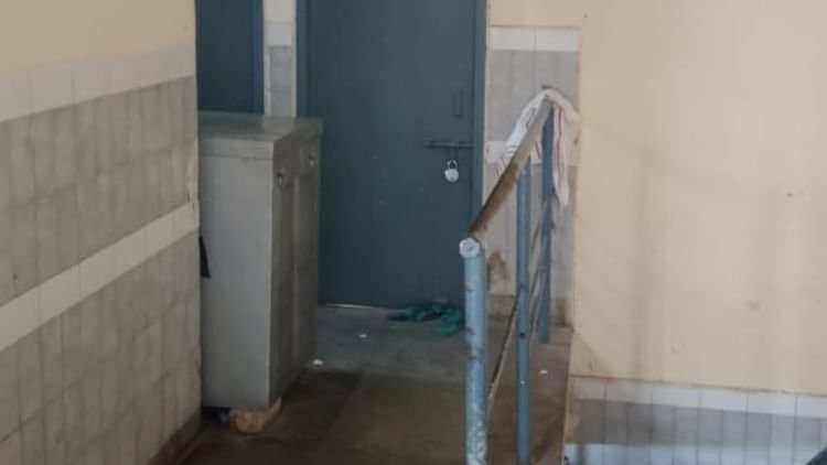 up-news:-शाहजहांपुर-के-राजकीय-मेडिकल-कॉलेज-में-महिला-से-दुष्कर्म,-सफाई-कर्मी-पर-आरोप;-पुलिस-जांच-में-जुटी