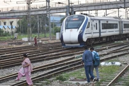 railway-news:-मुरादाबाद-लखनऊ-रेल-लाइन-पर-बनेंगे-आरओबी-एफओबी,-रेल-मंत्रालय-को-भेजा-प्रस्ताव