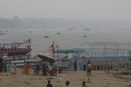 dev-deepawali-2025:-देव-दीपावली-पर-गंगा-में-पांच-किमी-की-बैरिकेडिंग,-हर-एक-किमी-पर-होंगे-कट