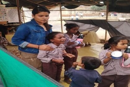 हमारा-स्कूल-मत-तोड़ो:-एडीए-ने-बरौला-में-दस-हजार-वर्ग-मीटर-जमीन-मुक्त-कराई,-विद्यालय-तोड़ने-पर-रोने-लगे-बच्चे