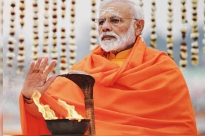 pm-modi-varanasi-vsit:-16-घंटे-काशी-में-रहेंगे-पीएम-मोदी,-वंदे-भारत-एक्सप्रेस-को-दिखाएंगे-हरी-झंडी