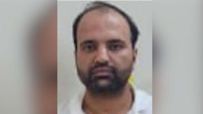 लखनऊ:-खुद-को-irs-अधिकारी-बताकर-मुख्यमंत्री-के-कमरे-तक-पहुंचा-जालसाज,-हुआ-गिरफ्तार,-जानें-मामला