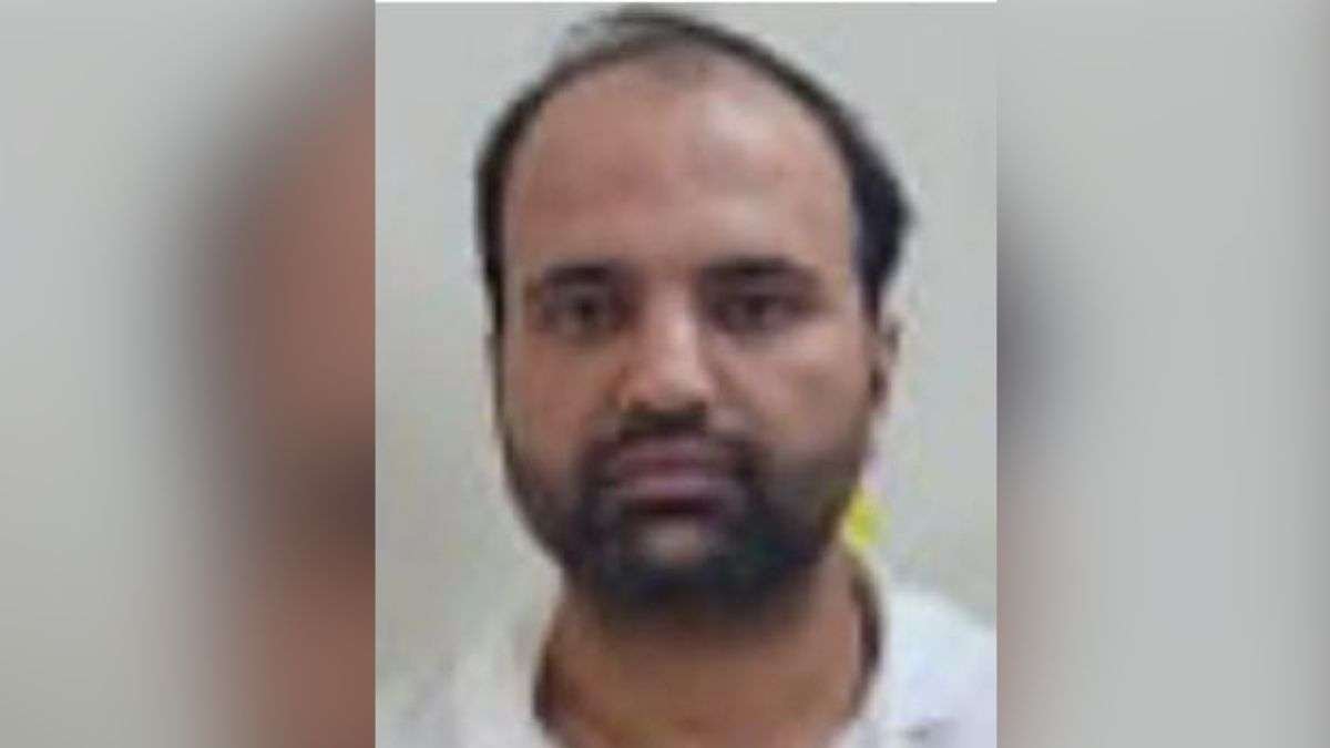 लखनऊ:-खुद-को-irs-अधिकारी-बताकर-मुख्यमंत्री-के-कमरे-तक-पहुंचा-जालसाज,-हुआ-गिरफ्तार,-जानें-मामला