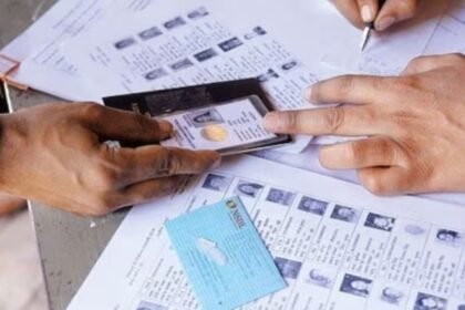 पश्चिम-बंगाल-में-sir-का-खौफ!-पहचान-पत्र-में-पकड़ी-गई-गलती-तो-जहीर-ने-फांसी-लगाकर-दी-जान,-नागरिकता-जाने-का-था-डर