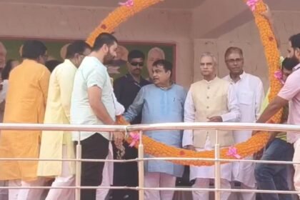 ‘इधर-गधे,-उधर-भी-गधे,-सब-तरफ-गधे’,-‘अच्छे-घोड़ों-को-नहीं-मिल-रही-घास’,-नितिन-गडकरी-ने-किस-पर-कसा-तंज?