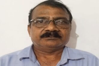 bareilly-news:-छेड़खानी-के-आरोपी-रेलकर्मी-ने-थाने-में-इंस्पेक्टर-पर-किया-हमला,-वर्दी-फाड़ी;-रिपोर्ट-दर्ज