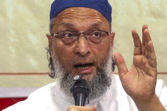 ”जो-चप्पल-उतरवाकर-घर-में-देते-हैं-एंट्री,-उनपर-भरोसा-ना-करें-मुसलमान”,-बिना-नाम-लिए-ओवैसी-ने-की-अपील