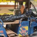 up:-हमीरपुर-में-मानवता-शर्मसार…पोस्टमार्टम-के-बाद-नहीं-मिला-वाहन,-परिजन-पटरा-लगाकर-ई-रिक्शा-से-ले-गए-शव