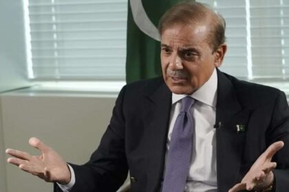 शहबाज-शरीफ-ने-फिर-दिया-भारत-पाकिस्तान-संघर्ष-रोकने-के-लिए-ट्रंप-को-क्रेडिट,-कहा-इससे-लाखों-लोगों-की-बच-गई-जान