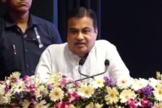 मजाक-मजाक-में-नितिन-गडकरी-ने-अधिकारियों-को-दे-डाली-सलाह,-फाइलें-लटकाने-पर-कही-ये-बात