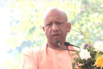 up:-यूपी-के-सभी-स्कूलों-में-‘वंदे-मातरम्’-का-गायन-किया-जाएगा-अनिवार्य;-गोरखपुर-में-सीएम-योगी-ने-किया-बड़ा-एलान