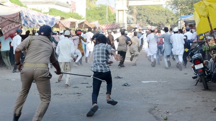 बरेली-बवाल:-हाईकोर्ट-ने-दो-आरोपियों-की-गिरफ्तारी-पर-रोक-लगाने-से-किया-इन्कार,-पुलिस-पर-किया-था-हमला