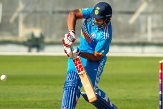 वैभव-सूर्यवंशी-की-विस्फोटक-पारी-में-उड़ी-विरोधी-टीम,-केवल-इतनी​-बॉल-पर-सेंचुरी-ठोक-मचाया-गदर