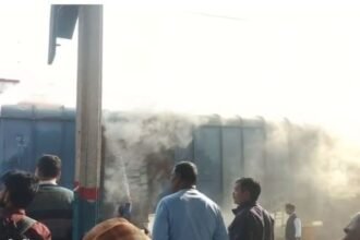 up-news:-बरेली-में-मालगाड़ी-के-डिब्बे-में-भड़की-आग,-मची-अफरातफरी;-फायर-ब्रिगेड-ने-पाया-काबू