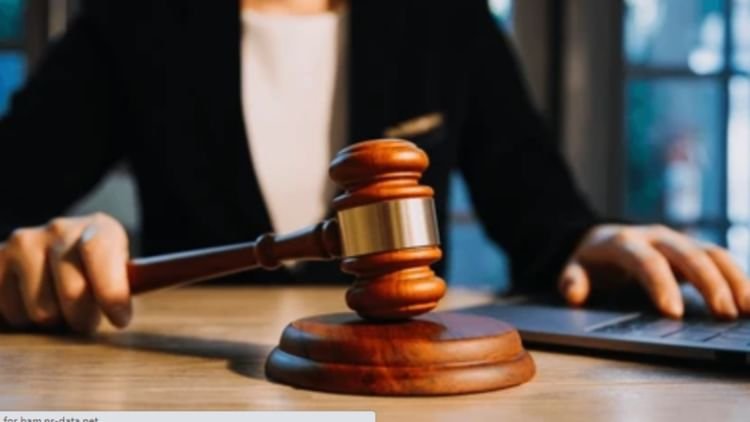 up-:-हाईकोर्ट-ने-जताई-आपत्ति-कहा- ट्रायल-कोर्ट-हिंदी-या-अंग्रेजी-में-लिखें-फैसले,-न-हो-दोनों-का-मिश्रण