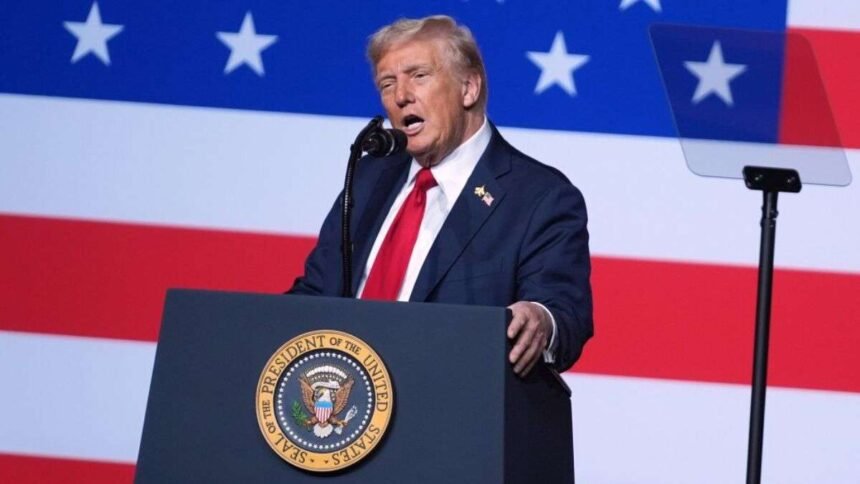 टैरिफ-लगाने-के-अपने-फैसले-से-पीछे-हटे-ट्रंप,-अमेरिका-ने-विभिन्न-उत्पादों-से-शुल्क-हटाने-का-किया-ऐलान