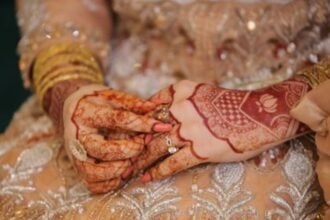 up:-7-जन्म-की-कसमें-खाईं-और-7-मिनट-में-ही-छूमंतर-हुई-दुल्हन,-खबर-पाते-ही-बेसुध-हुआ-दूल्हा;-कहा-जमीन-गिरवी-रखकर…