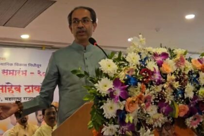 ‘पापा-मुझे-इसने-मारा…’-उद्धव-ठाकरे-ने-एकनाथ-शिंदे-की-सीएम-फडणवीस-से-अनबन-पर-कसा-तंज