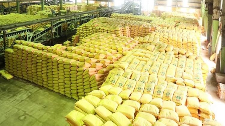 up-news:-किरकिरी-से-ली-सीख,-यूपी-में-अब-उर्वरक-बिक्री-पर-सरकार-का-रहेगा-डिजिटल-पहरा;-किसानों-को-मिलेगी-राहत