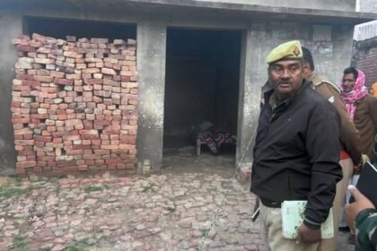 up:-घर-में-मिली-पूर्व-प्रधान-और-पत्नी-की-लाश,-आंख-और-नाक-से-बह-रहा-था-खून;-हत्या-की-आशंका…-पुलिस-कर-रही-जांच