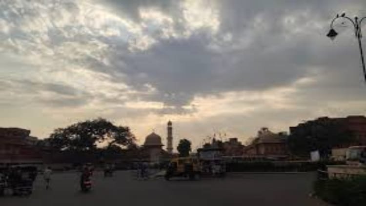 up-weather:-मौसम-में-बदलाव-की-आहट,-सक्रिय-हो-रहे-दो-पश्चिमी-विक्षोभ;-क्या-होगा-असर?-बढ़ाएंगे-ठंड-या-रहेगी-राहत