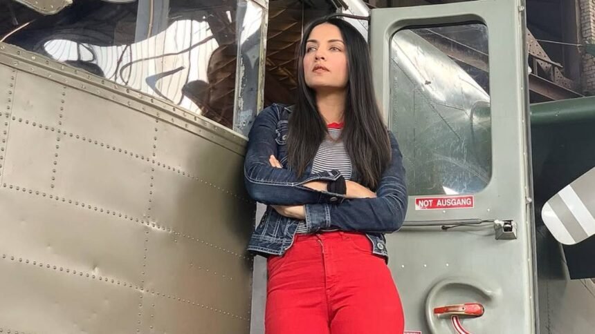 विदेशी-पति-से-दुखी-सेलिना-जेटली,-खुद-को-बताया-‘ब्रोकेन-हार्ट-मदर’,-बोलीं-‘मेरे-बच्चों-को-इसमें…’