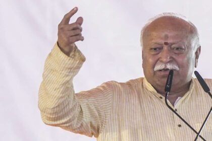 ‘कुछ-भारतीय-लोग-अपनी-ही-भाषा-नहीं-जानते’,-मोहन-भागवत-ने-पूछ-लिया-इस-शब्द-का-अंग्रेजी-अनुवाद