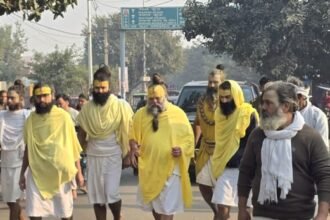 up:-गिरिराज-की-जय-जयकार…गोवर्धन-मार्ग-पर-उमड़ा-भक्तों-का-रेला,-संत-प्रेमानंद-भी-लगा-रहे-परिक्रमा