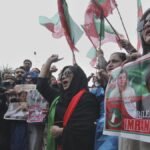 इमरान-की-बहन-उज्मा-को-जेल-के-अंदर-बुलाया-गया,-पूरे-पाकिस्तान-से-रावलपिंडी-पहुंचे-हैं-समर्थक