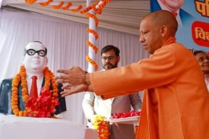 आंबेडकर-का-परिनिर्वाण-दिवस:-सीएम-योगी-बोले-बाबा-साहब-की-हर-मूर्ति-के-आसपास-सुरक्षात्मक-बाउंड्री-वॉल-बनेगी