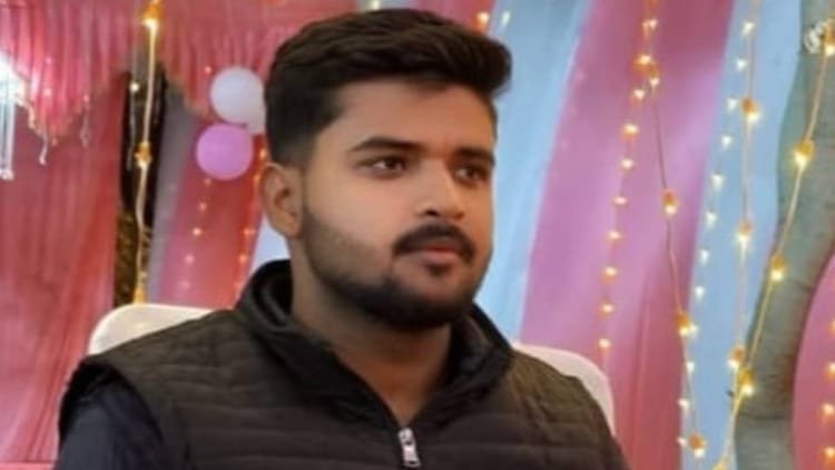 up-news:-सरेराह-युवक-का-अपहरण-करके-हत्या,-पहले-दौड़ा-दौड़ाकर-पीटा…फिर-तड़पाकर-मारा;-मैदान-में-बिखरा-मिला-खून