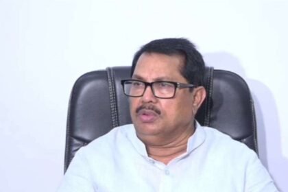 महाराष्ट्र:-शीतकालीन-अधिवेशन-से-एक-दिन-पहले-विपक्ष-ने-सरकार-की-चाय-पार्टी-का-किया-बहिष्कार,-की-ये-मांग