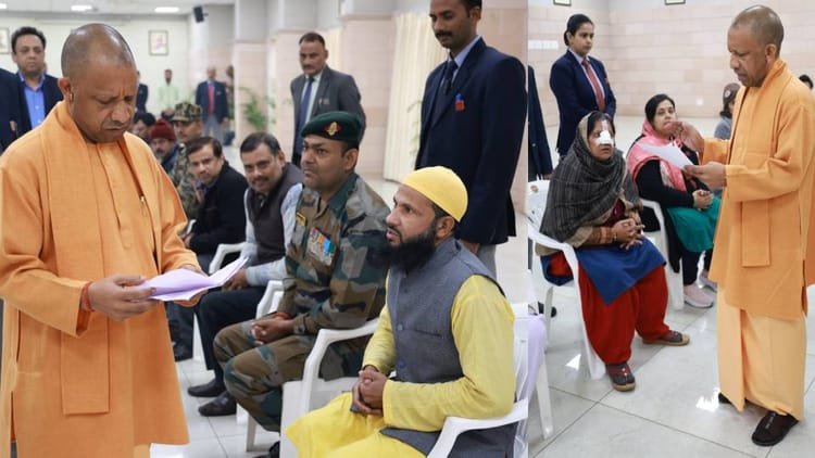 up-news:-जनता-दर्शन-में-सीएम-योगी-ने-सुनीं-लोगों-की-समस्याएं,-निस्तारण-के-लिए-अधिकारियों-को-किया-निर्देशित