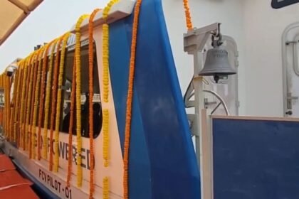 up-news:-काशी-को-देश-की-पहली-हाइड्रोजन-जलयान-की-मिली-सौगात,-केंद्रीय-मंत्री-ने-हरी-झंडी-दिखाकर-किया-रवाना