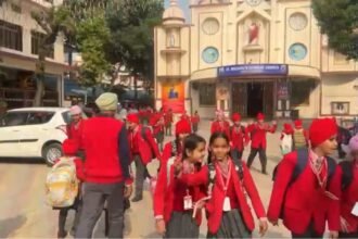 अमृतसर-के-कई-स्कूलों-को-बम-से-उड़ाने-की-मिली-धमकी,-जिले-के-सभी-स्कूलों-को-तुरंत-बंद-करने-के-आदेश