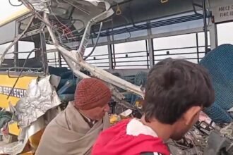 चरखी-दादरी-में-बड़ा-हादसा,-रोडवेज-और-प्राइवेट-स्कूल-की-बस-में-सीधी-टक्कर,-एक-स्टूडेंट-की-मौत,-18-घायल