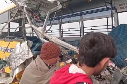 चरखी-दादरी-में-बड़ा-हादसा,-रोडवेज-और-प्राइवेट-स्कूल-की-बस-में-सीधी-टक्कर,-एक-स्टूडेंट-की-मौत,-18-घायल