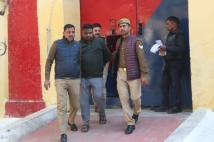 kanpur:-महाठग-रविंद्र-सोनी-के-दो-साथियों-के-पास-है-क्रिप्टो-खजाने-की-चाभी,-कस्टडी-रिमांड-में-दी-कई-अहम-जानकारी